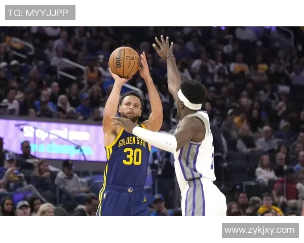 国王勇士激战回顾精彩比赛录像全程分析与精彩瞬间分享